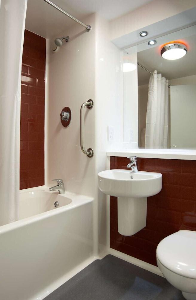 Travelodge London Woolwich מראה חיצוני תמונה