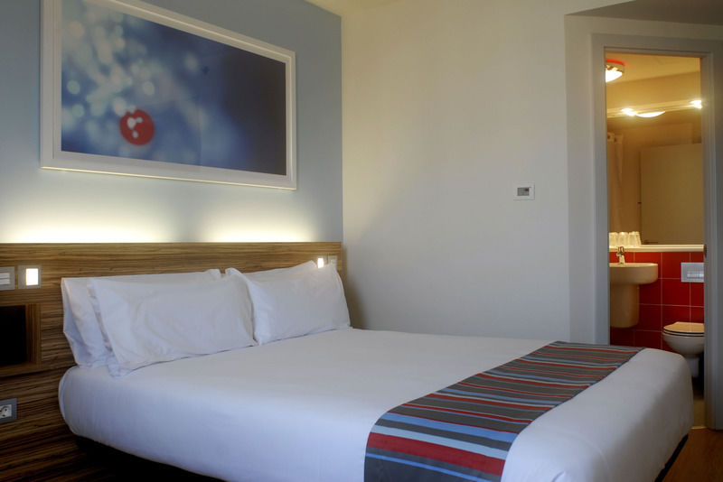 Travelodge London Woolwich מראה חיצוני תמונה