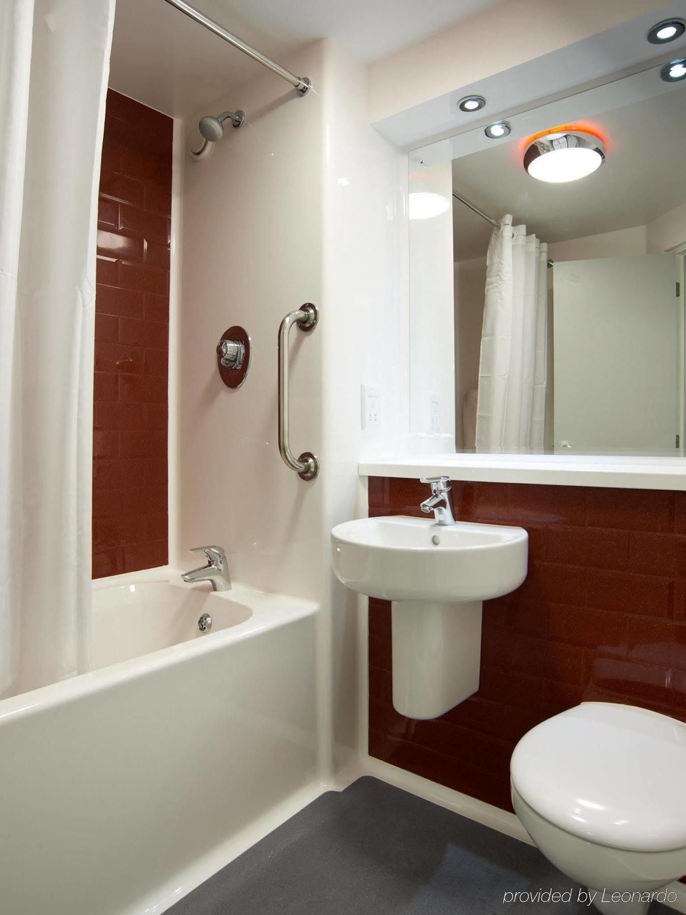 Travelodge London Woolwich מראה חיצוני תמונה