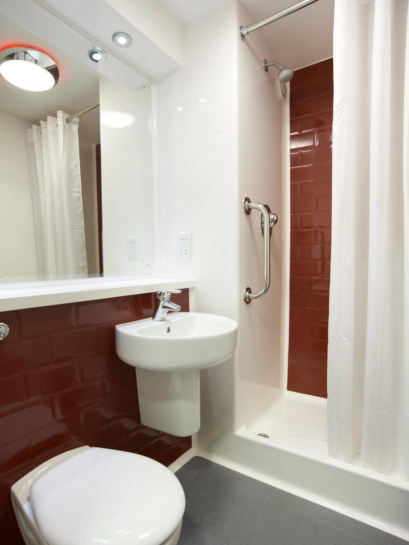 Travelodge London Woolwich מראה חיצוני תמונה