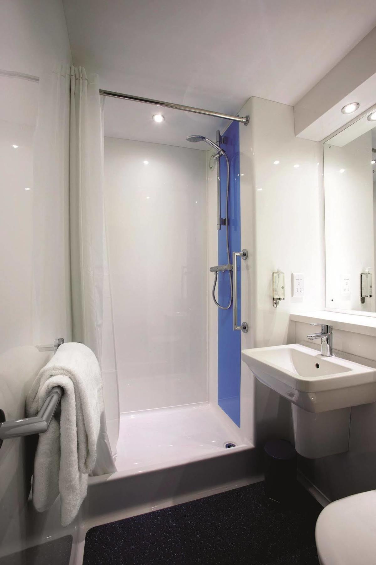 Travelodge London Woolwich מראה חיצוני תמונה